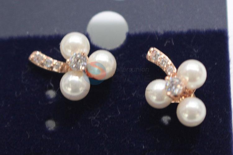 Magnificent pearl&zircon ear stub