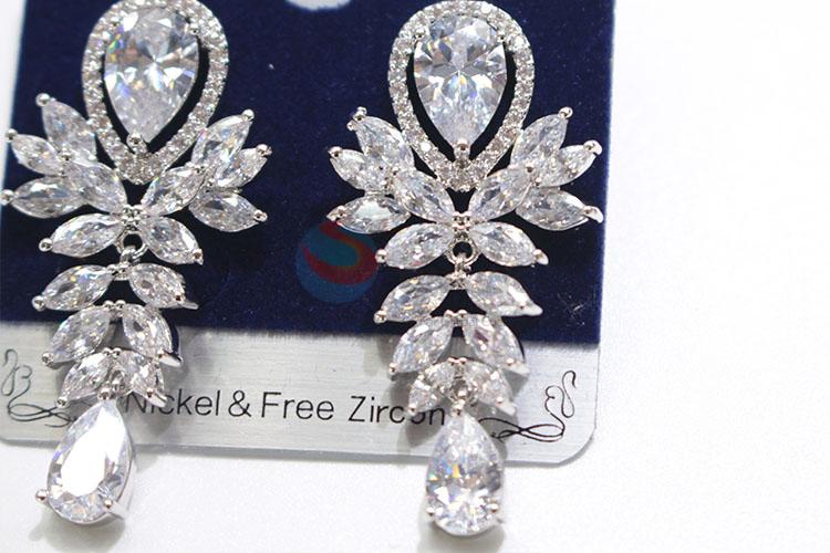 Creative design zircon earring