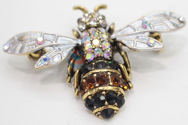 Fashion design bee brooch