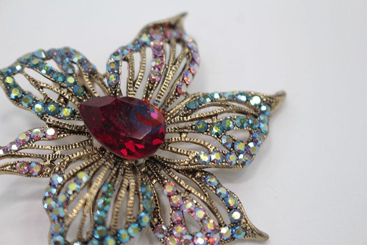 Best selling flower brooch