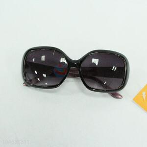 Factory Hot Sell Plastic Sun Glasses for Sale
