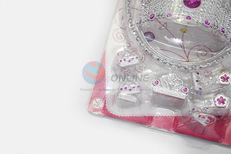 China Hot Sale Attractive Plastic Princess Queen Crown Accessory Jewel for Girls