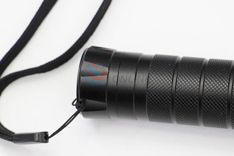 Factory Supply Powerful LED Flashlight with T6 Lamp Bulb