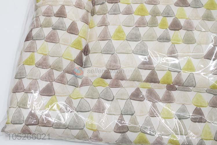 High Quality Colorful Triangle Pattern Comfortable Cushion/Pillow/ Pillow