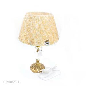 Exquisite fashion crystal desk lamp with peacock feather pattern lampshade