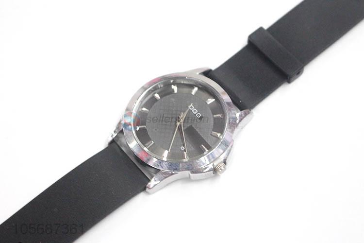 Good Quality Soft Watchband Alloy Watch For Man