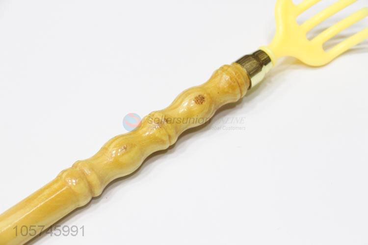 Made in China eco-friendly wooden hand back scratcher