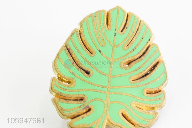 Excellent Quality Leaf Shape Alloy Brooch