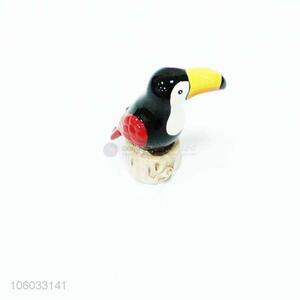 Wholesale smooth ceramic toucan for home decoration