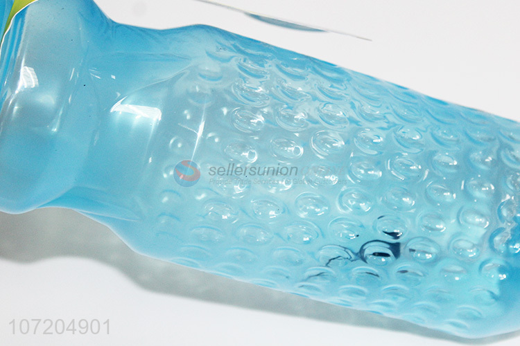 塑料水壶