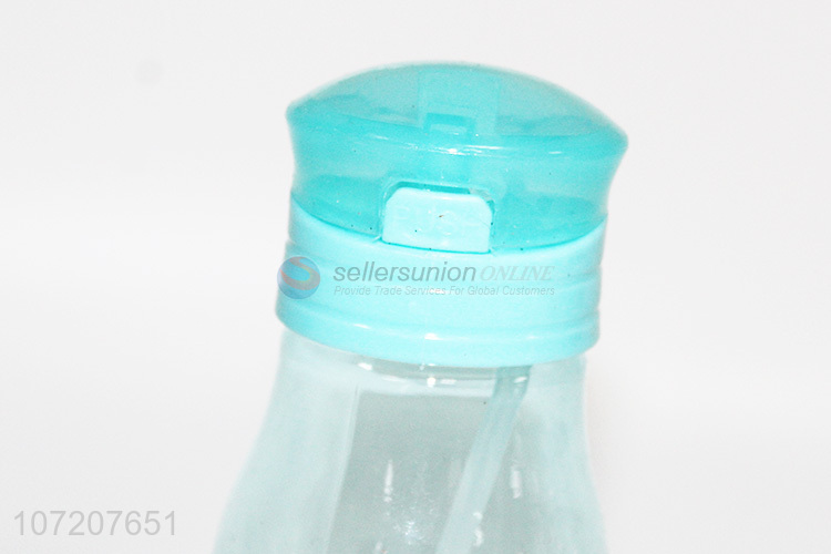 塑料水壶