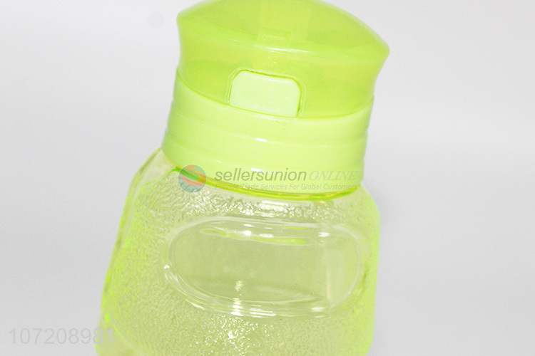 塑料水壶