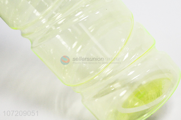 塑料水壶