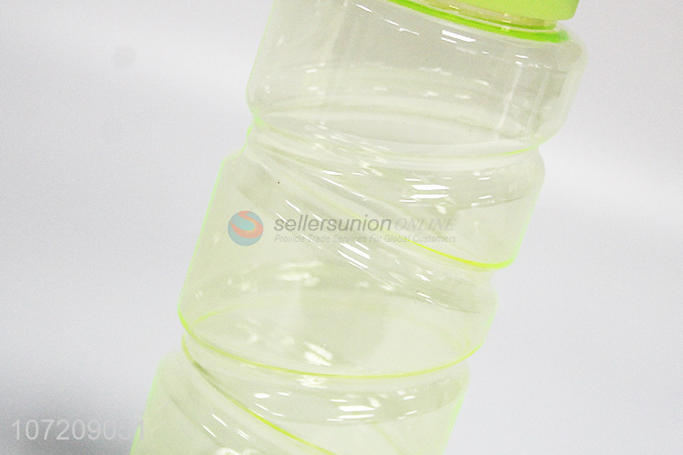 塑料水壶