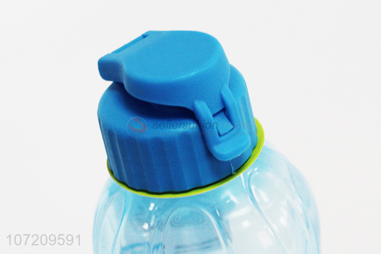 塑料水壶
