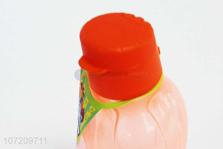 塑料水壶