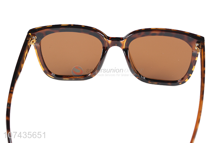 Good quality fashion women sunglasses outdoor protective sunglass
