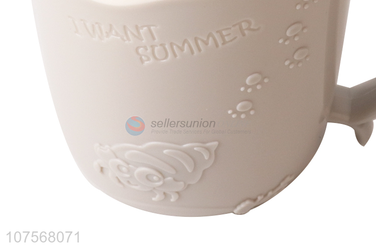 Good Quality Plastic Cup Simple Style Water Cup With Handle