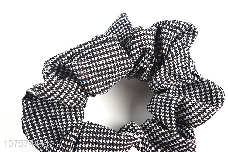 China manufacturer fashionable houndstooth hair scrunchies women fabric hair bands