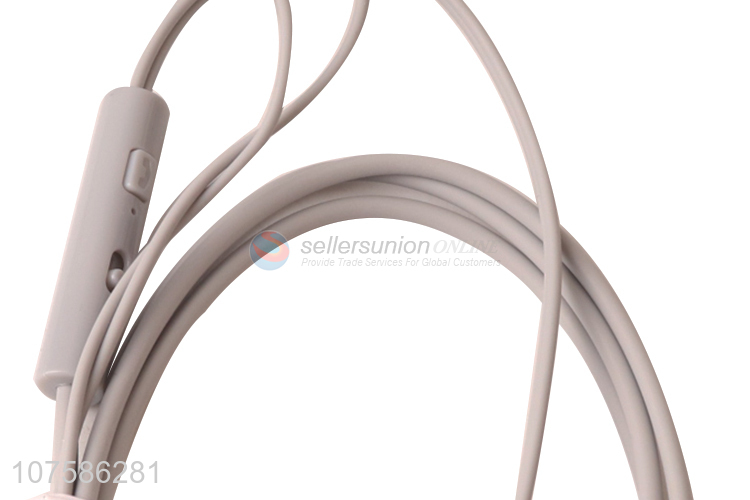 High quality 3.5mm in-ear headset microphone running earphones