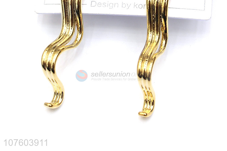 China manufacturer novelty curved alloy earrings personalized earrings