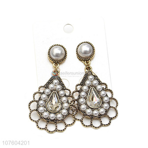 Fashion antique gold alloy pearl earrings metal statement earrings