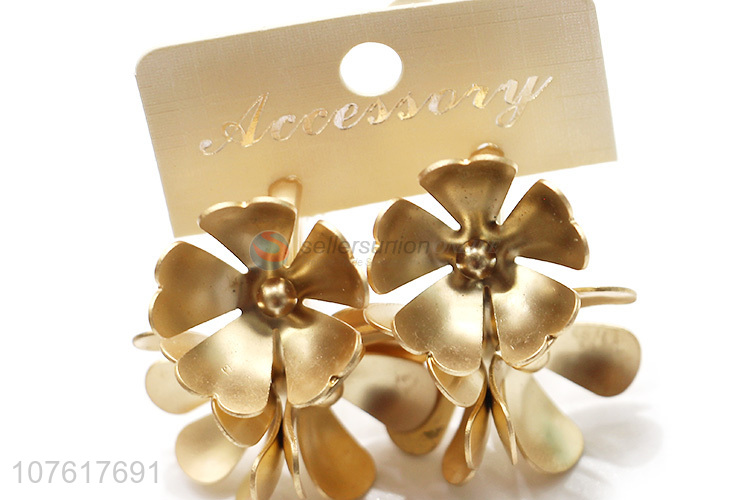 Wholesale Alloy Flower Temperament Hoop Earring Stud Earring