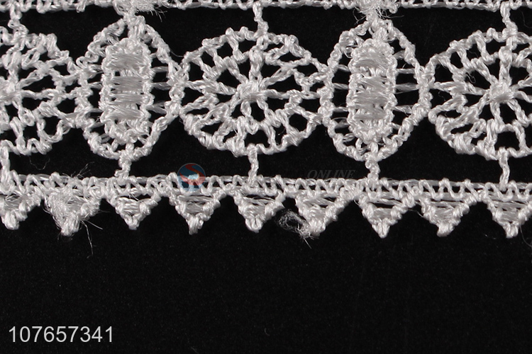 Wholesale latest style cheap decorative white border lace trim 