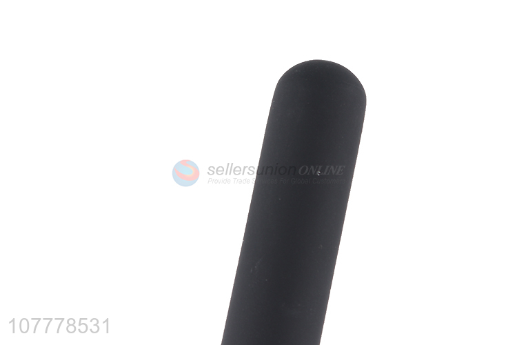 Hot sale black soft bristled foundation brush with wooden handle