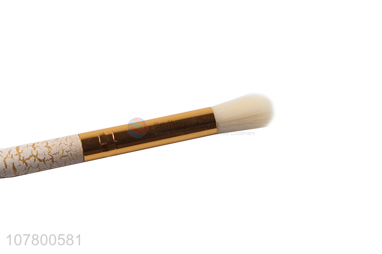 China manufacturer women makeup brush soft bristle highlighter brush