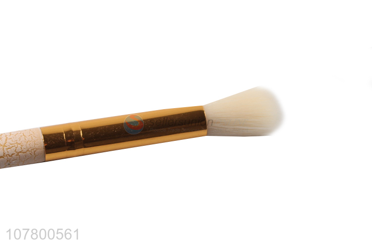 Most popular beauty tool wooden handle highlighter brush for makeup