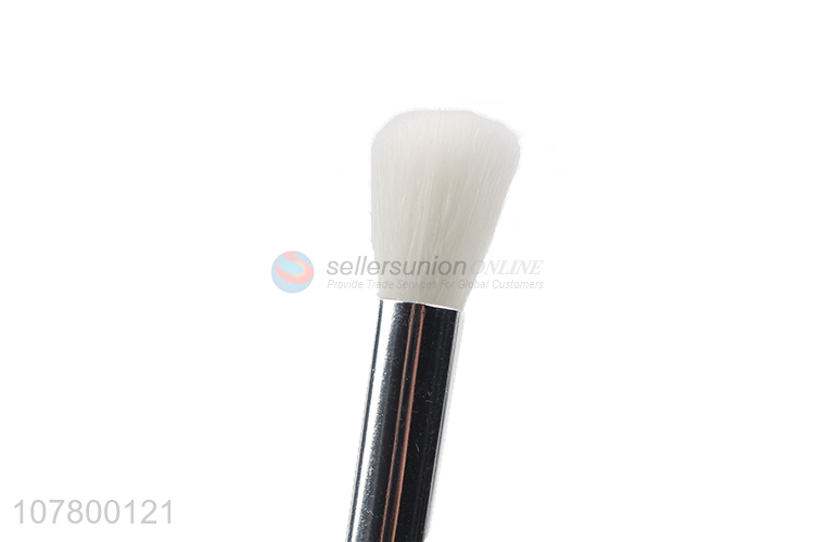 Good quality ladies cosmetic brush soft bristle eyeshadow brush