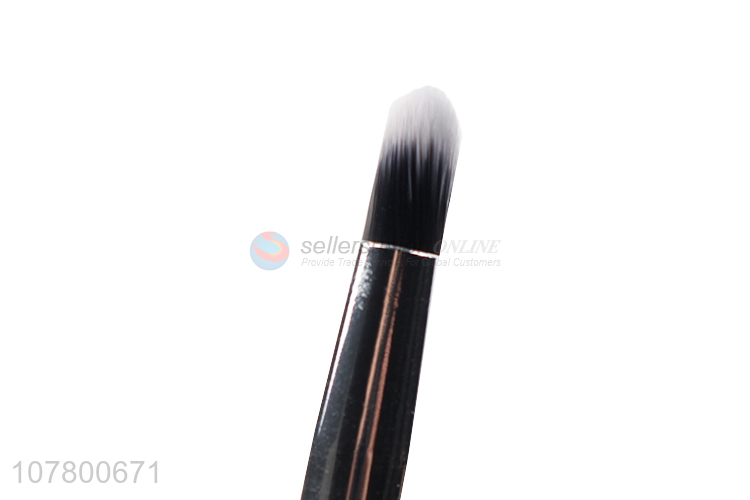 Online wholesale wooden handle makeup brush cosmetic hilighter brush