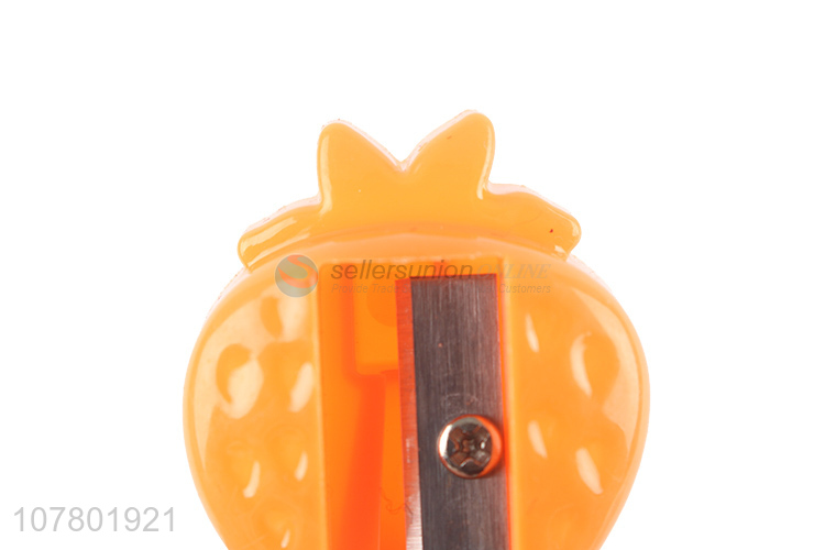 Wholesale Strawberry Shape Plastic Pencil Sharpener