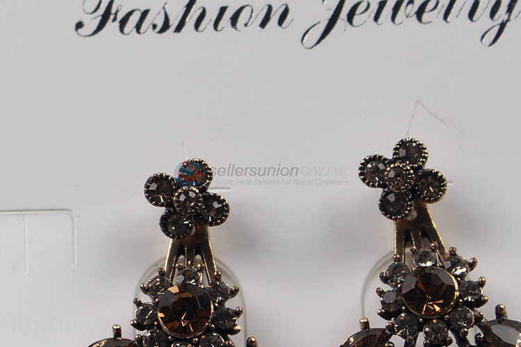 Popular product French style temperament colored rhinestone alloy earrings