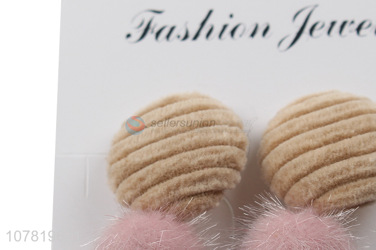 New product real fur pompom post earrings temperament stud earrings