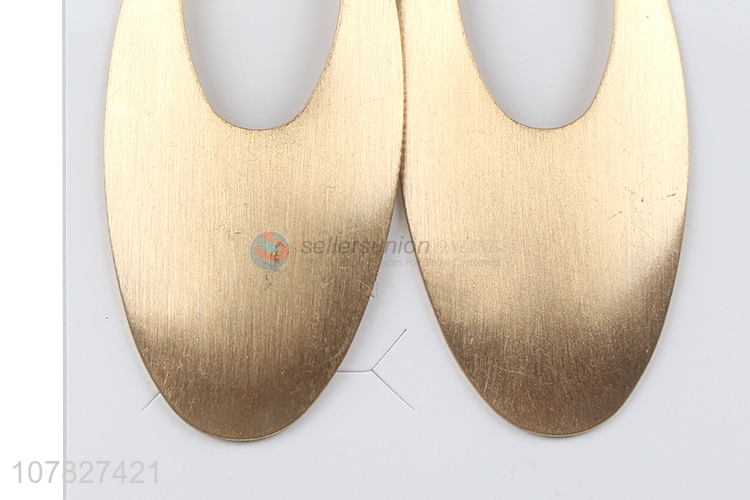 Hot Sale Fashion Metal Pendant Stud Earring Ladies Jewelry