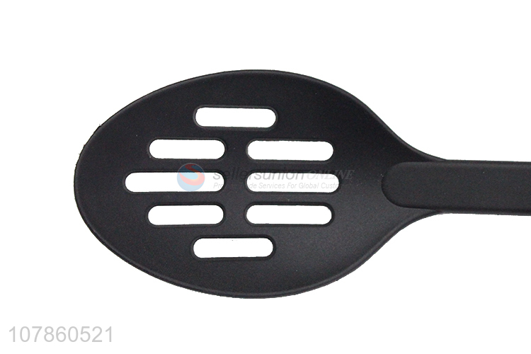 Yiwu wholesale household kitchenware colander with non-slip handle