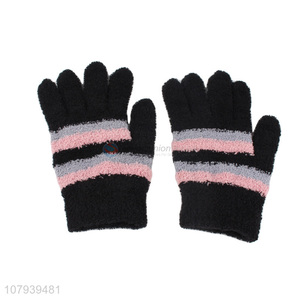 Good Quality Winter Warm Gloves Ladies Five Finger Glove