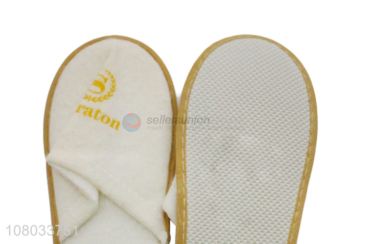 Online wholesale custom logo universale size disposable slipper for hotel