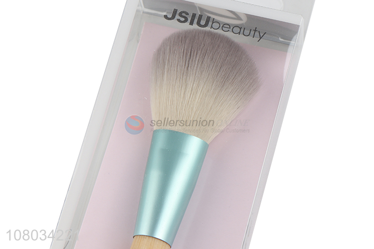 China factory durable makeup blush brush with bamboo handle