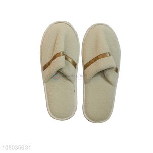 Low price wholesale white plush slippers hotel disposable slippers