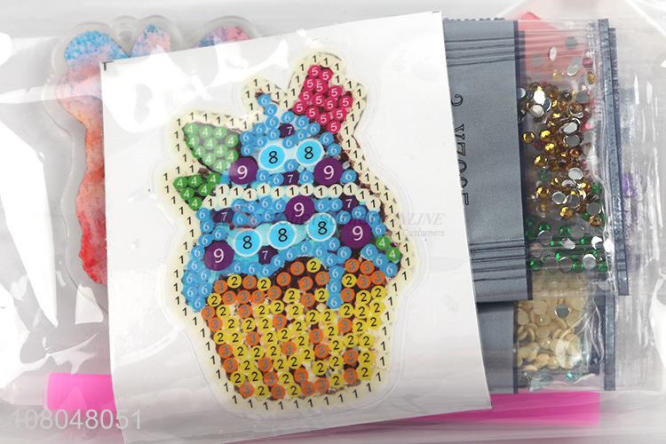 Yiwu market handmade creative DIY paste diamond keychain