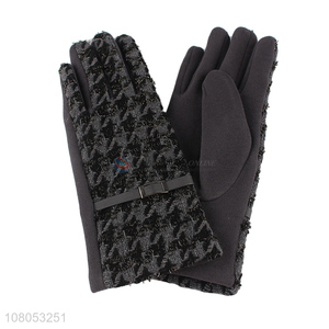 Yiwu market grey fashion gloves outdoor warm gloves for ladies