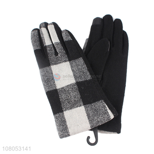 Low price wholesale ladies winter touch screen gloves