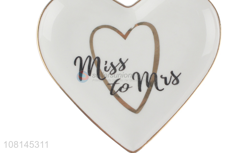 Factory Wholesale Heart-Shaped Ceramic Plate With Gold Rim