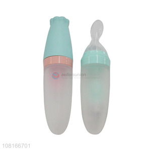 Best selling portable feeding spoon complementary food bottle