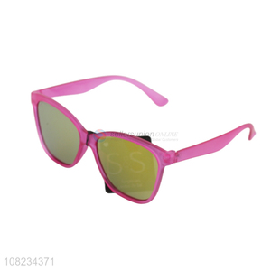 Yiwu direct sale fashion discolor sunglasses for ladies