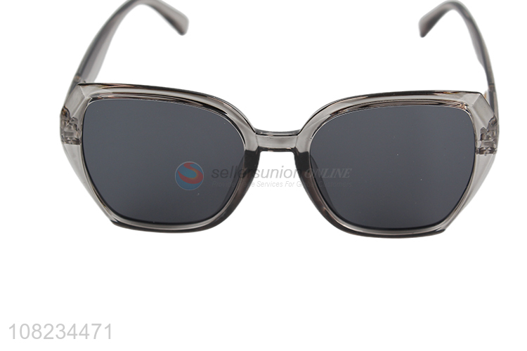 Yiwu supplier fashion sunglasses all-match cool sunglasses