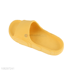 Factory price yellow household bathroom slippers for men
